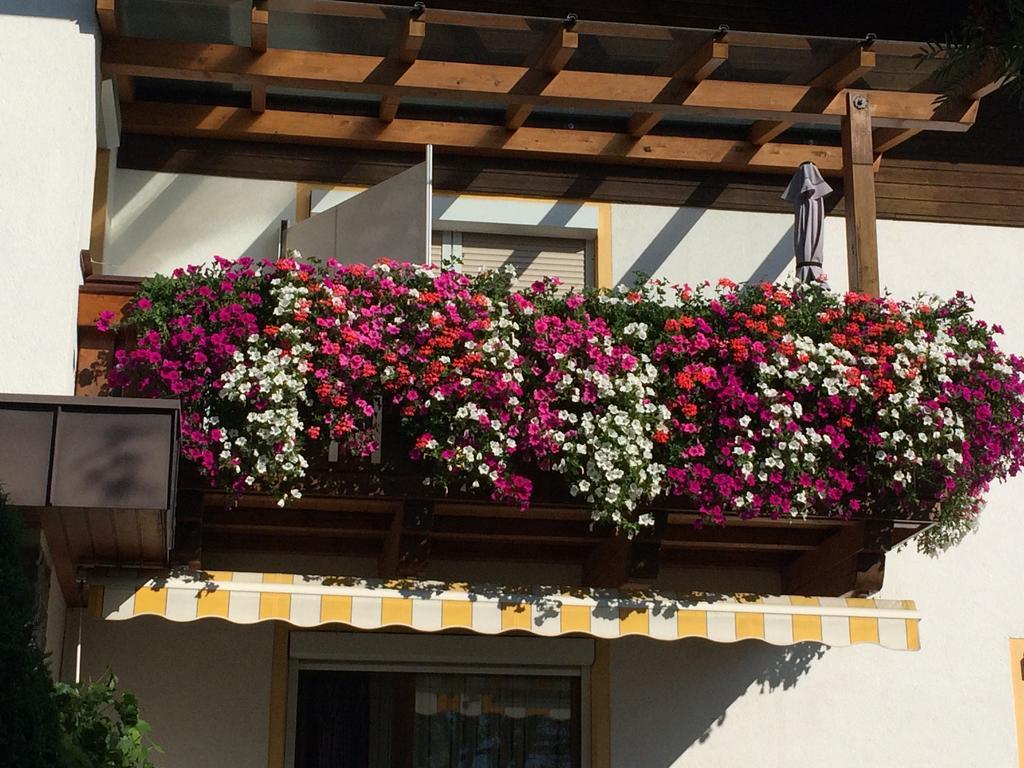Gastehaus Winkler Hotel Karres ภายนอก รูปภาพ